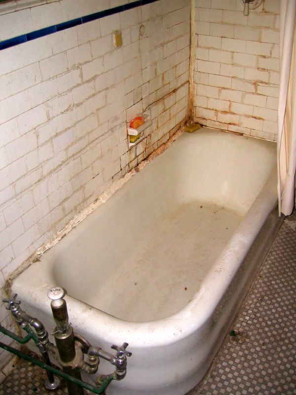 bathtub.jpg